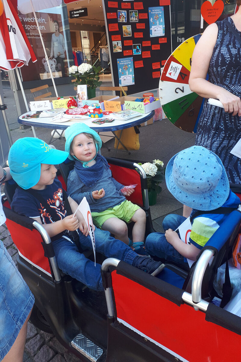 Am Infostand der Kindertagespflege