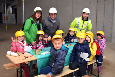 Kinder und Erwachsene